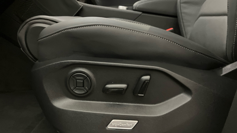 Volkswagen Touareg 3.0 V6 TDI 4Motion 286 Black Edition 5dr Tip Auto Diesel Estate